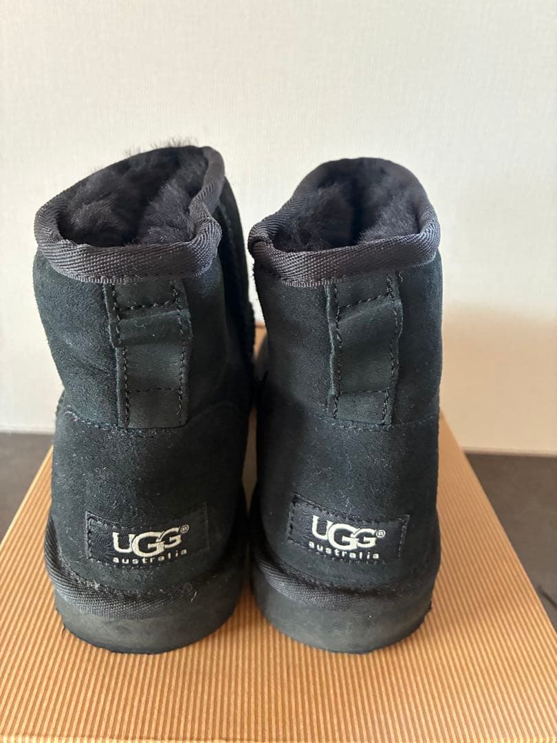 未使用に近い　UGG W CLASSIC MINI ブラック 6