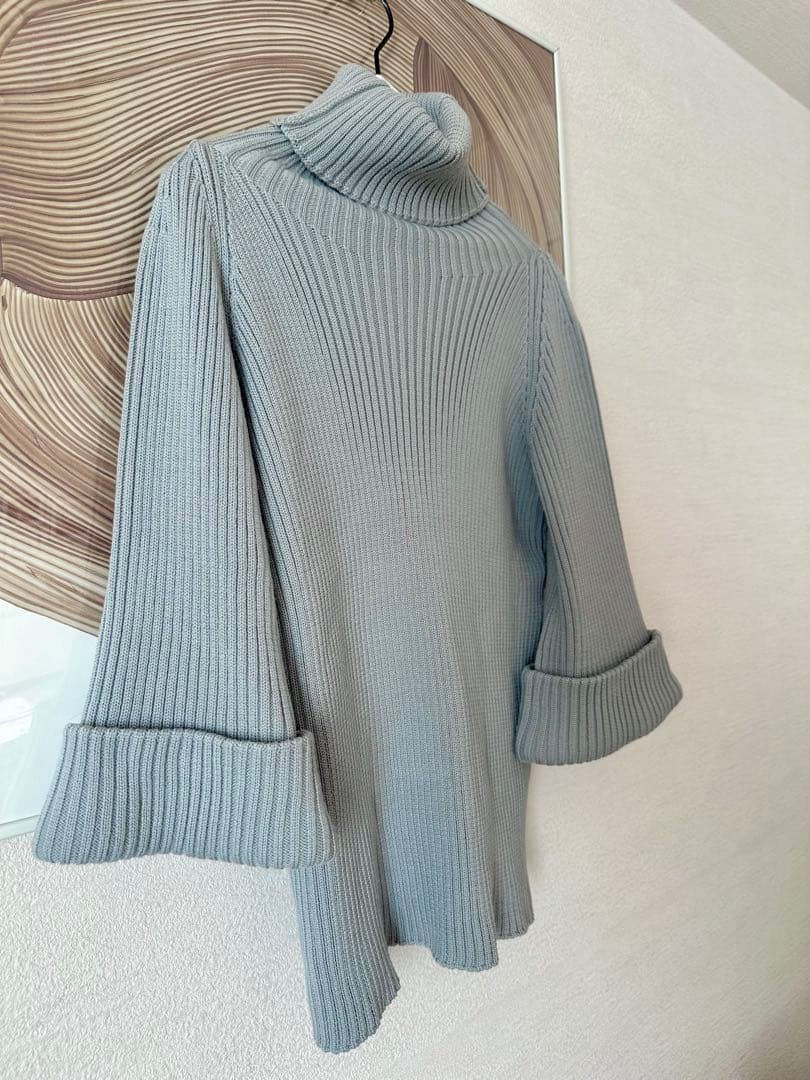 極美品【RED VALENTINO】タートルネックニット アイスブルー