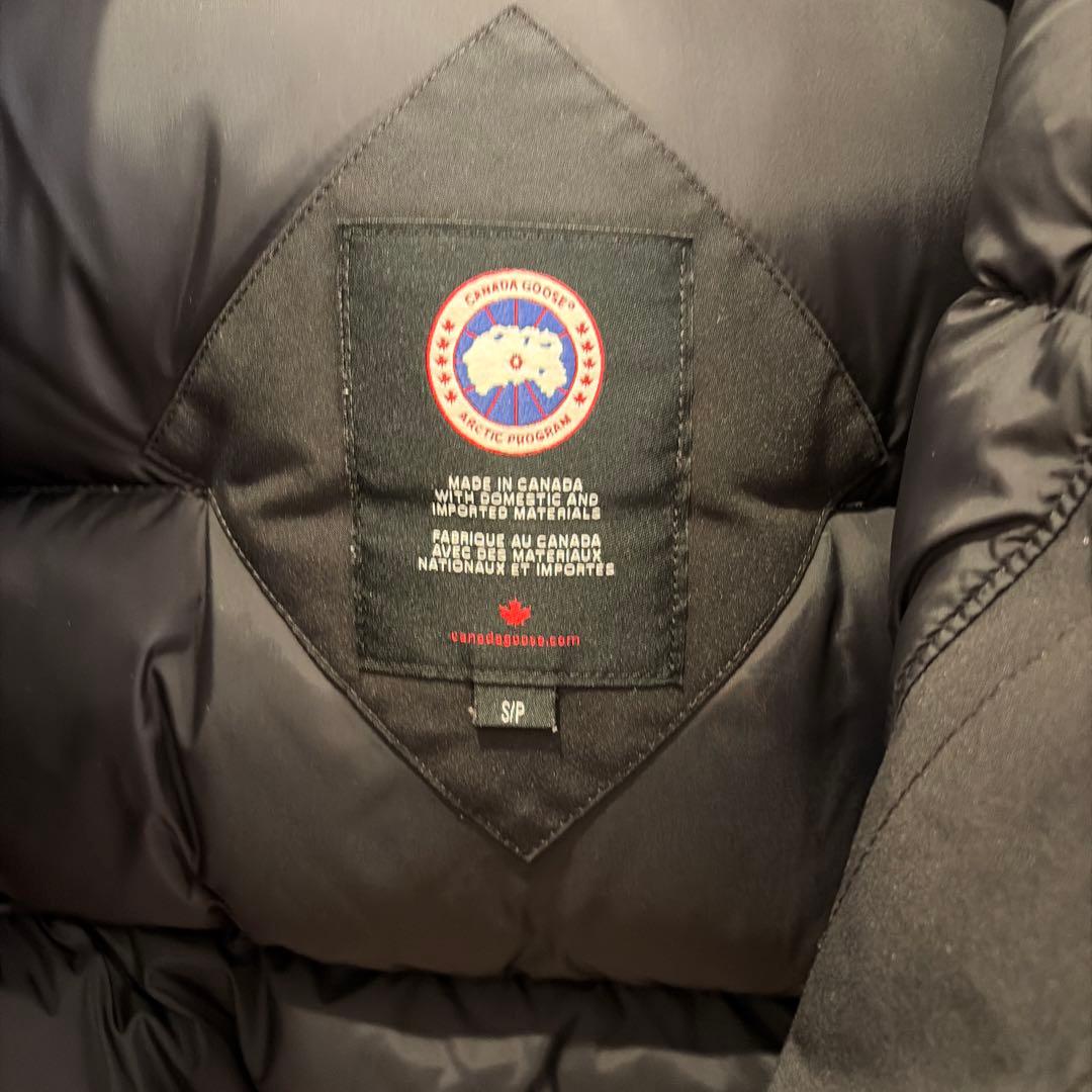 ファー付きブラックダウンジャケット