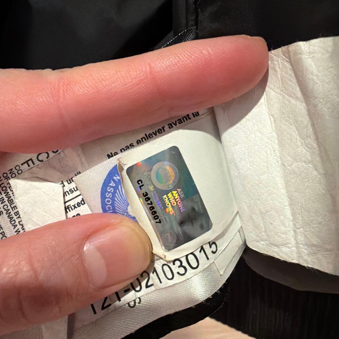 ファー付きブラックダウンジャケット