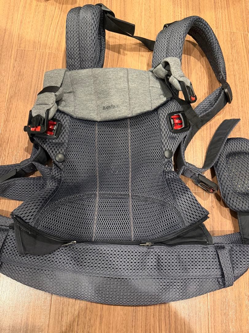 美品　ベビービョルン　ハーモニー抱っこ紐 グレー メッシュ