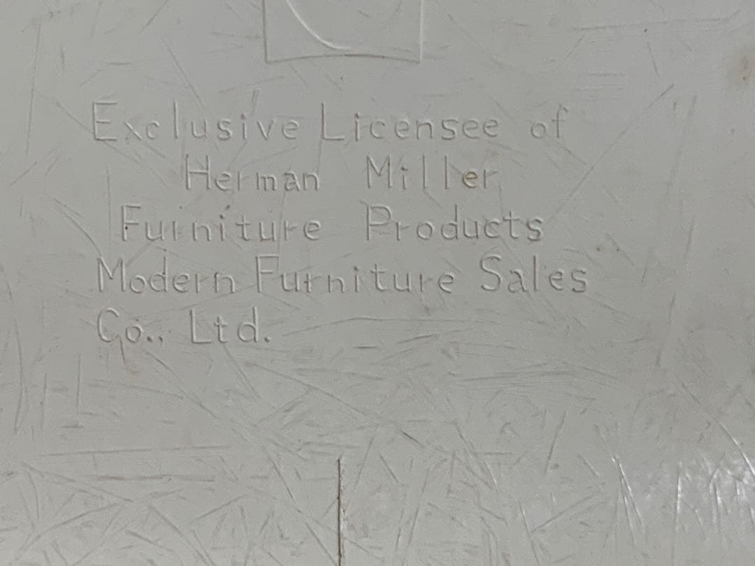 ア*ロ様 イームズシェルチェア