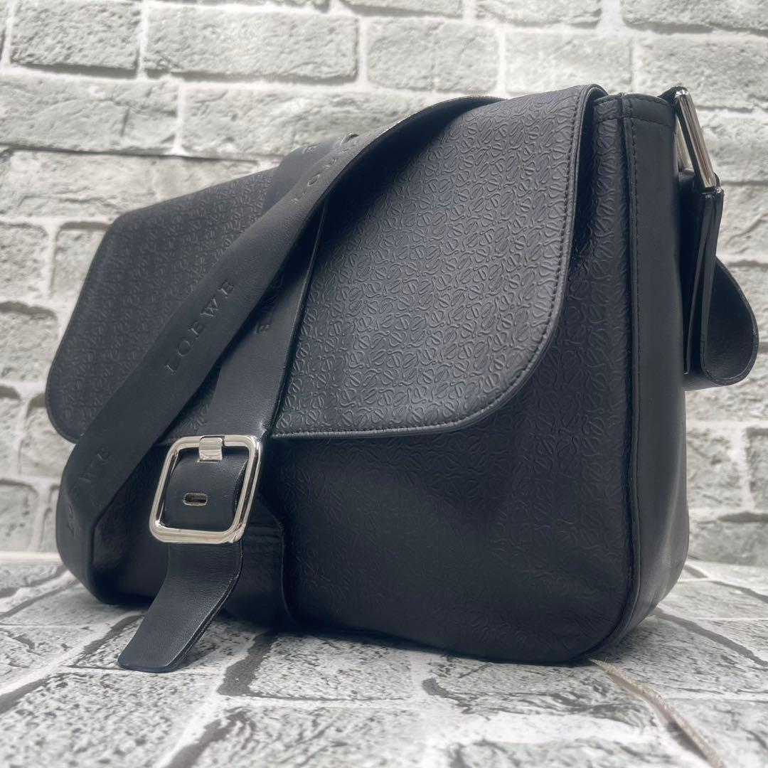 ロエベ ショルダーバッグ 斜め掛け リピート アナグラム ブラック 黒 ビジネス