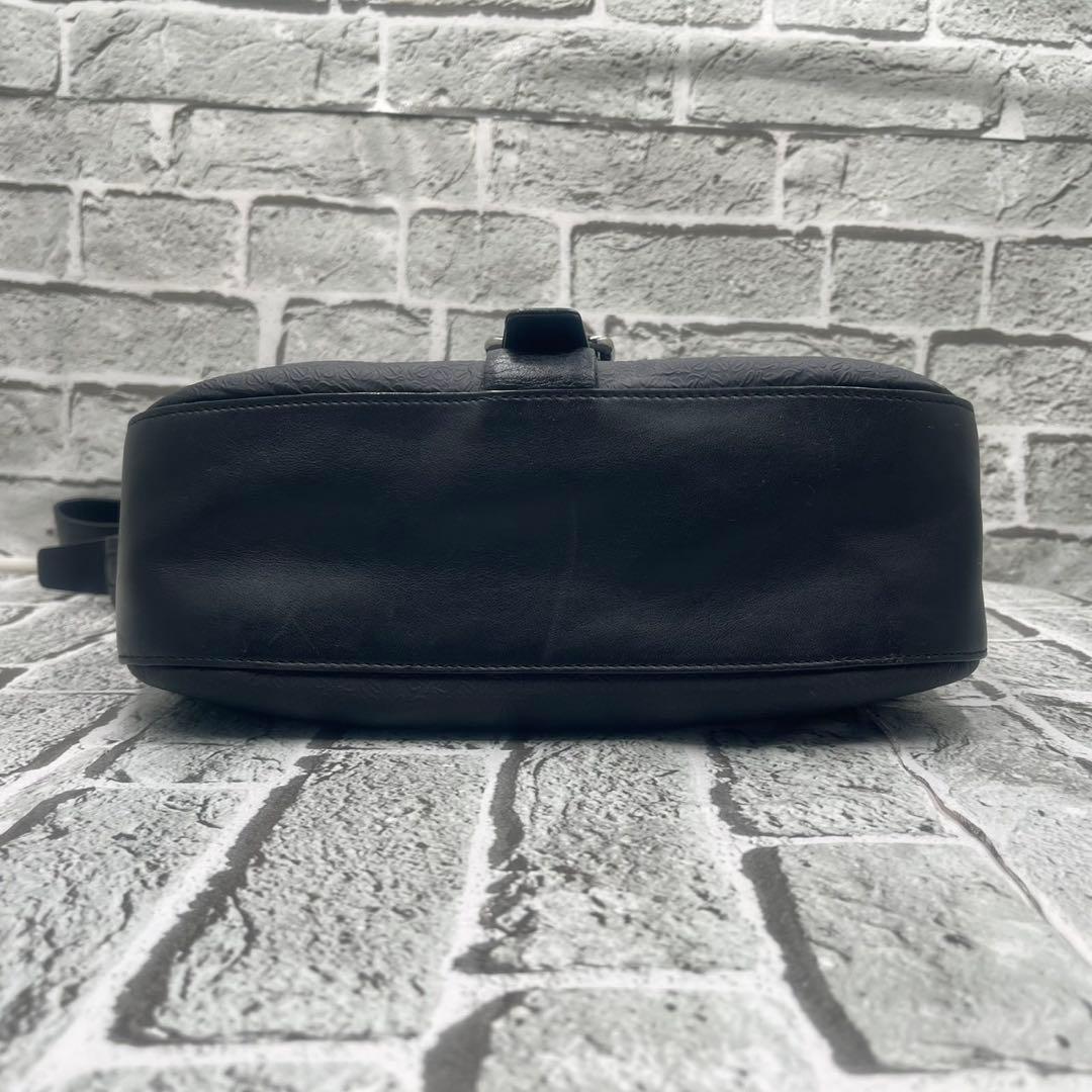 ロエベ ショルダーバッグ 斜め掛け リピート アナグラム ブラック 黒 ビジネス