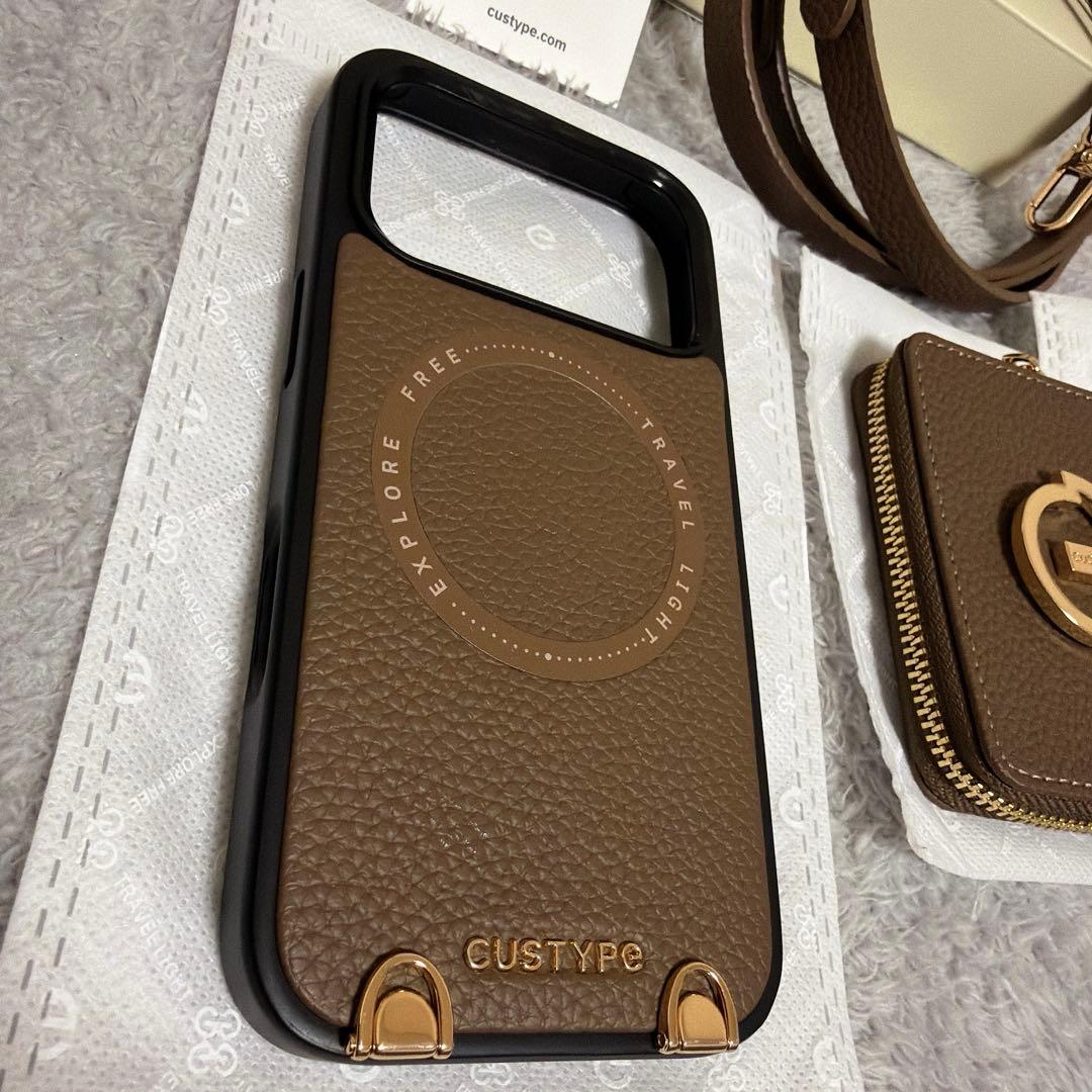 CUSTYPE iPhone17proケース　モカ