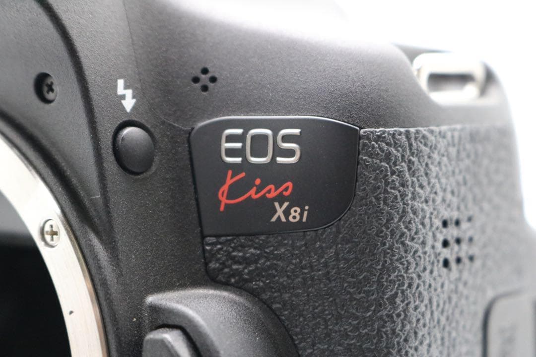 超美品 【Canon EOS Kiss X8i ダブルレンズ】 Wi-Fi搭載