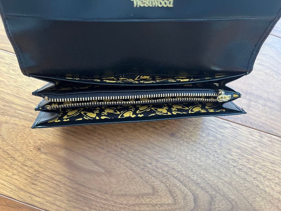ヴィヴィアンウエストウッド　長財布　ブラック　レザー