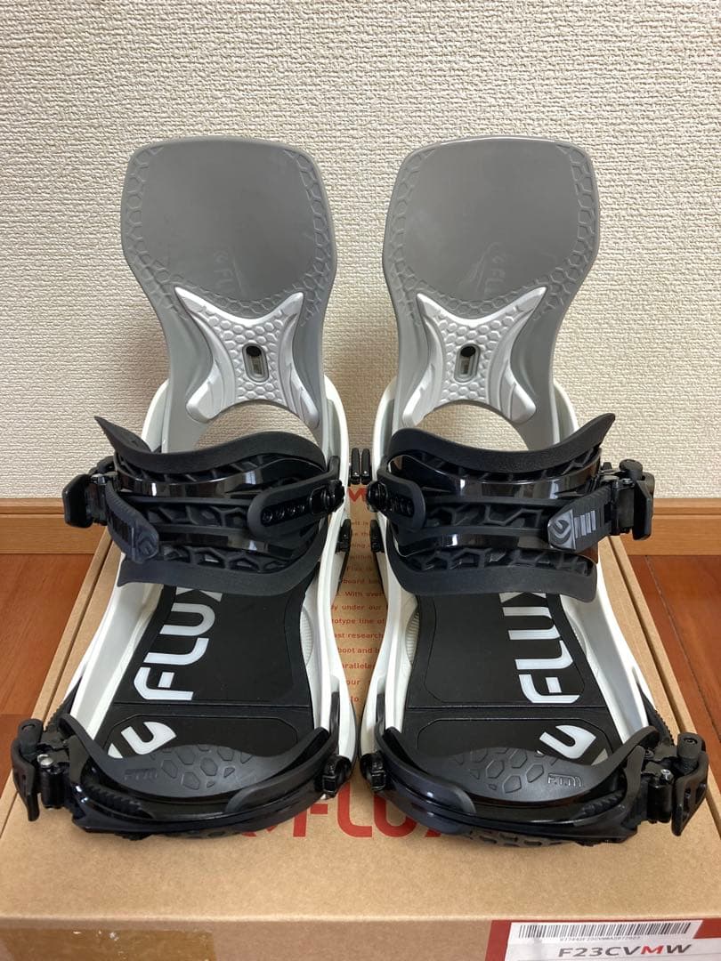 【超美品】 FLUX CV 2022-2023 WHITE 白 Mサイズ