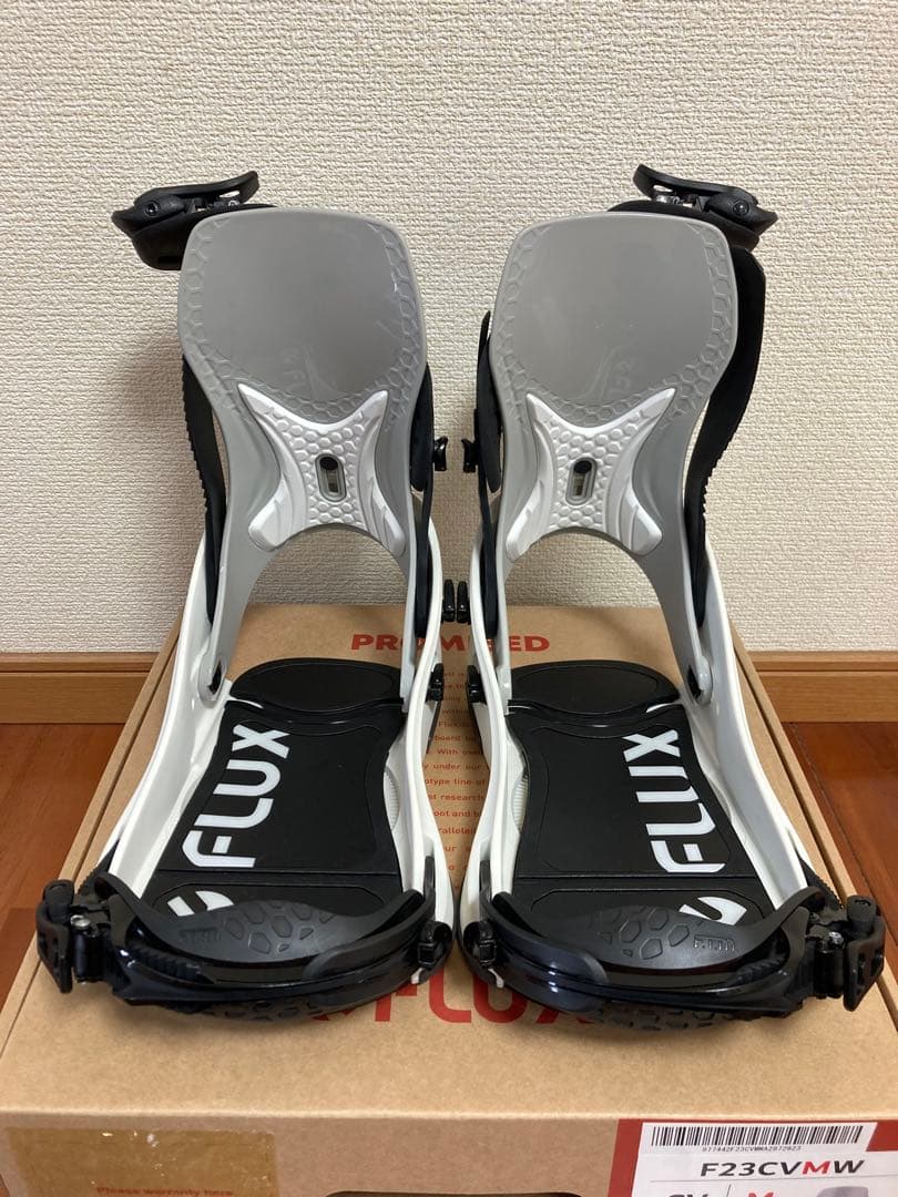 【超美品】 FLUX CV 2022-2023 WHITE 白 Mサイズ