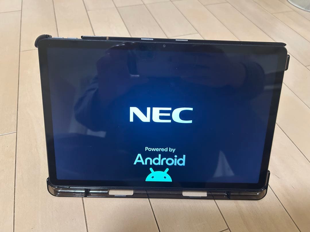 セビル  美品☆NEC LAVIEタブレット Tab T11 ルナグレー