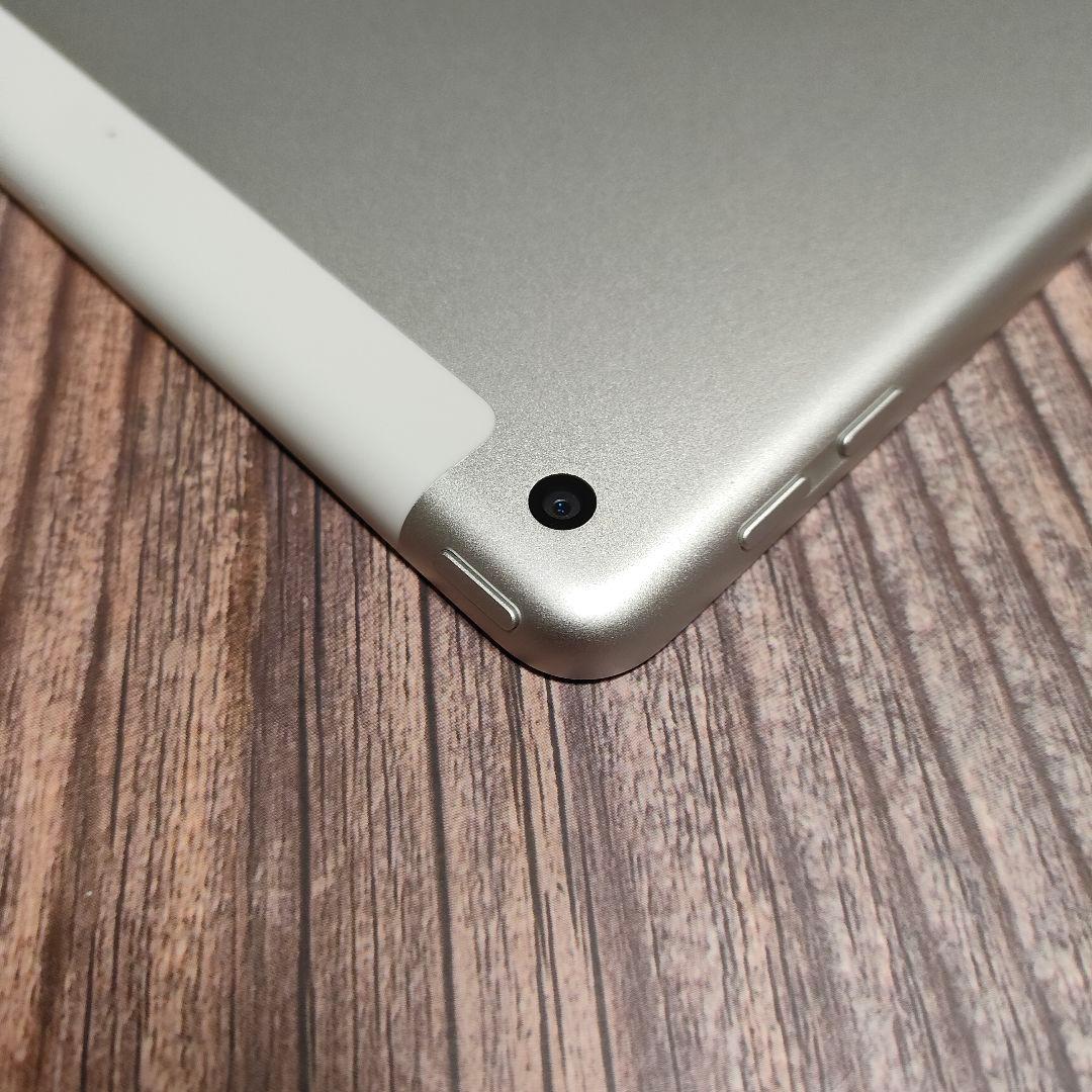 apple iPad 第6世代 32GB SIMフリー シルバー 美品