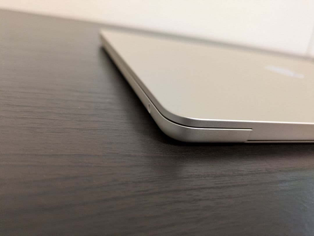 MacBook Air(M3チップ,13インチ,24GBメモリ,スターライト)