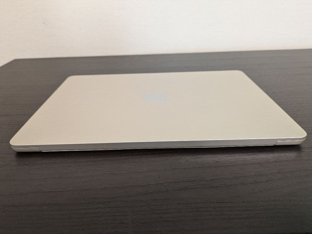 MacBook Air(M3チップ,13インチ,24GBメモリ,スターライト)