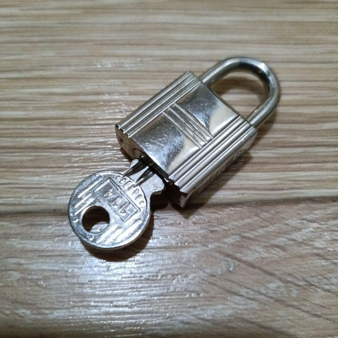 エルメス　カデナ　114番　シルバー　南京錠 鍵付き