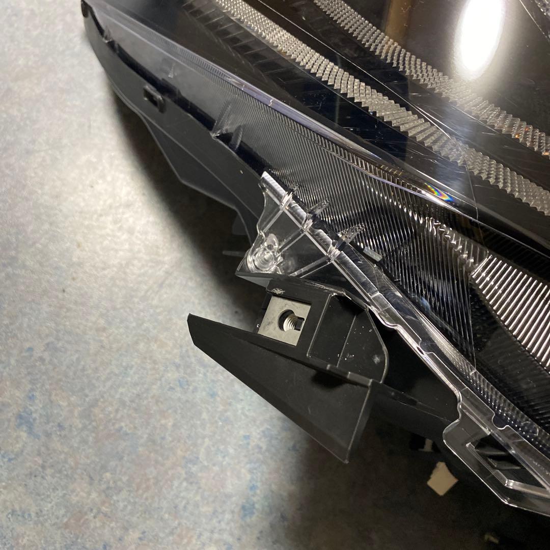 美品！アルファード　AGH30W 右ヘッドライト