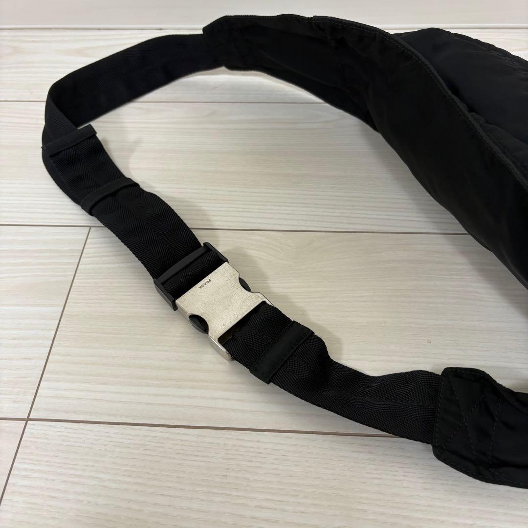 PRADA プラダ ボディバッグ ウエストバッグ 三角ロゴ ナイロン ブラック