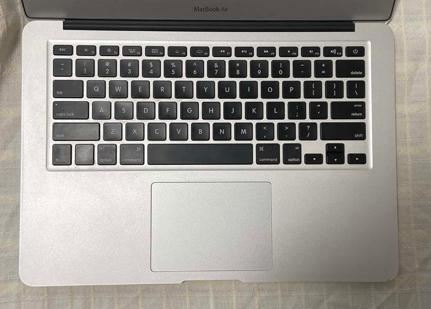 動作品！ Apple MacBook Air 13インチ 2017 A1466