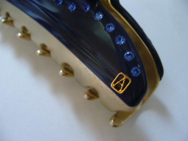 ☆美品☆アレクサンドルドゥパリ●クリスタル付きクリップ/ネイビー/Mサイズ