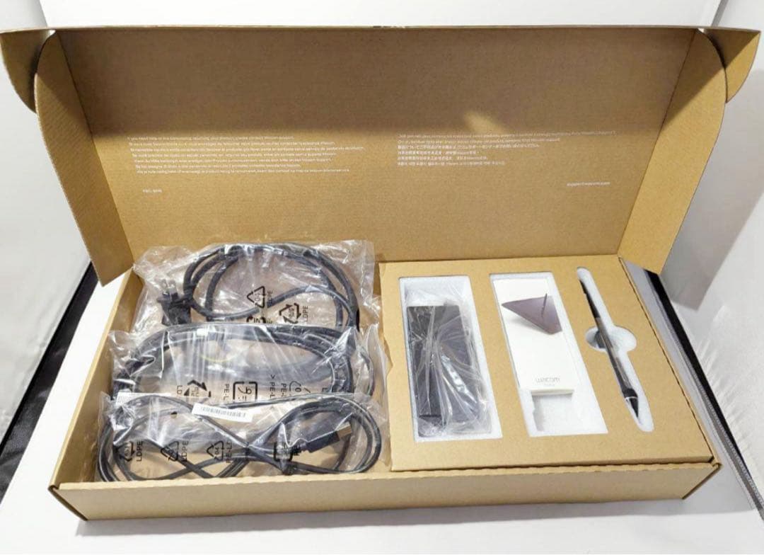 【David】WACOM cintiq22 FHD箱&フィルム付き