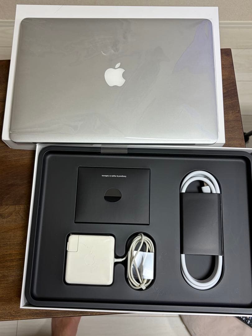 2013年　MacBook Pro 15.4インチ シルバー
