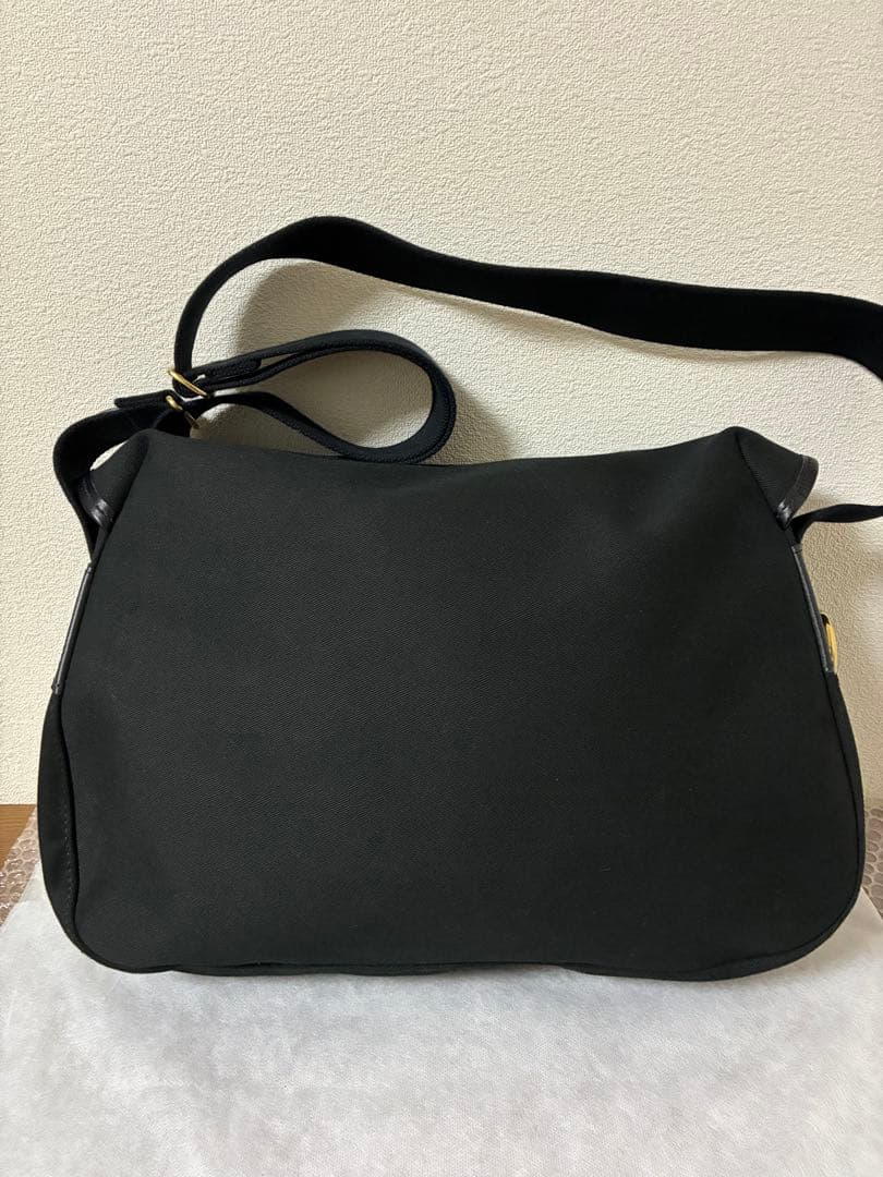 Brady ARIEL TROUT SMALL アリエルトラウト スモール