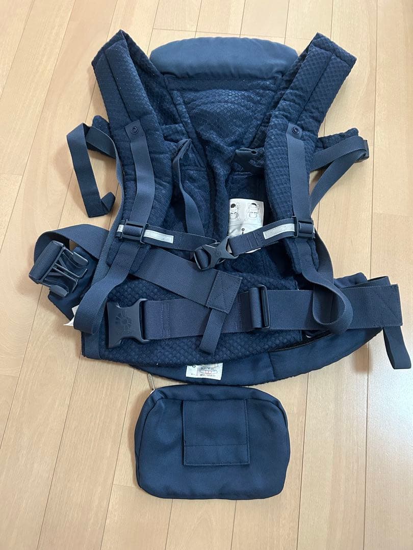 （美品）ERGO ネイビー 抱っこ紐 メッシュ素材