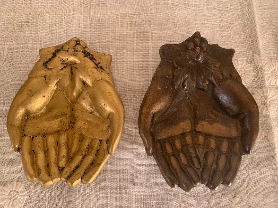 フランス アンティーク ハンドモチーフ　トレイ　金属製　ブロカント