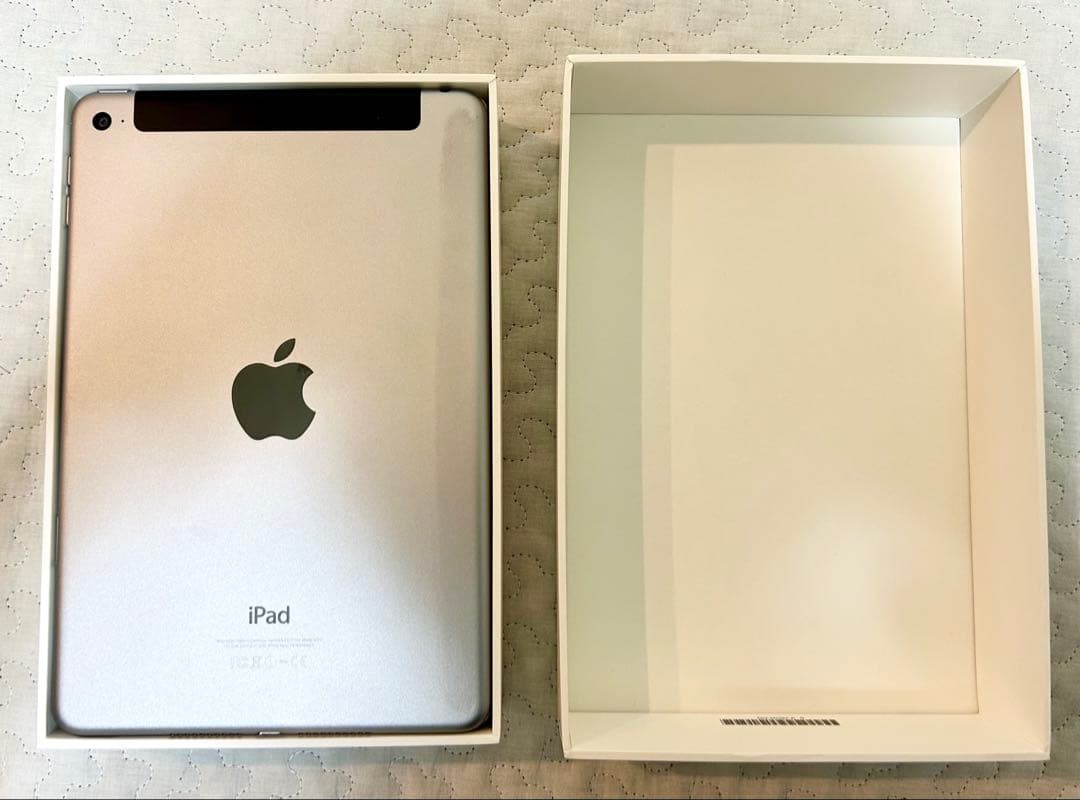 【動作確認済】iPad Mini 4 ３２GB 箱あり　キーボード付き