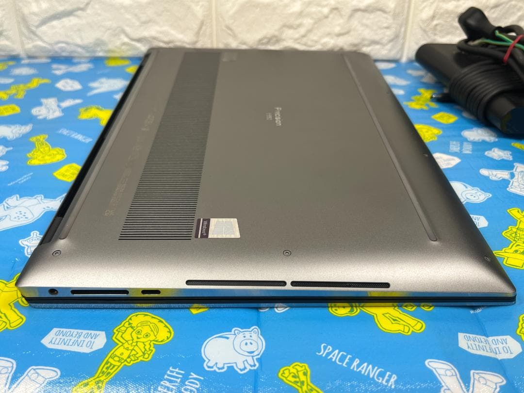 美品 デル Precision 5550 32GB UHD+ 15.6型 タッチ