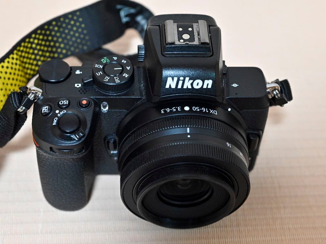 Nikon Z50 ミラーレス一眼カメラ 本体と16-50mmレンズ