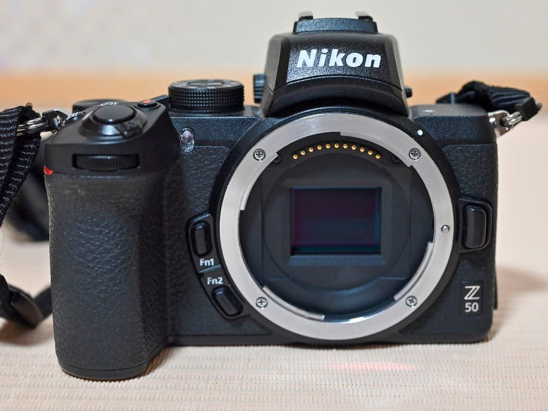 Nikon Z50 ミラーレス一眼カメラ 本体と16-50mmレンズ