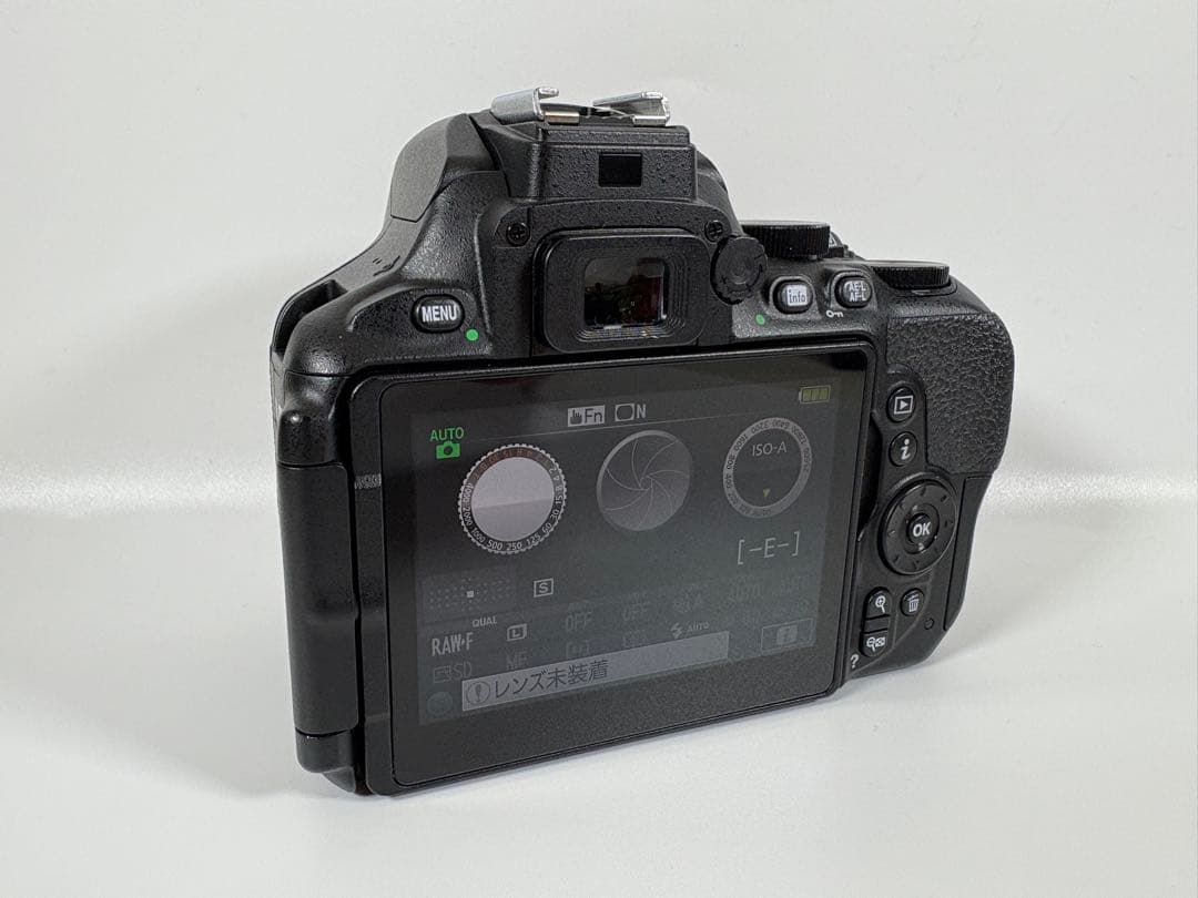 ニコン Nikon D5600 ダブルズームキット デジタル 一眼レフカメラ