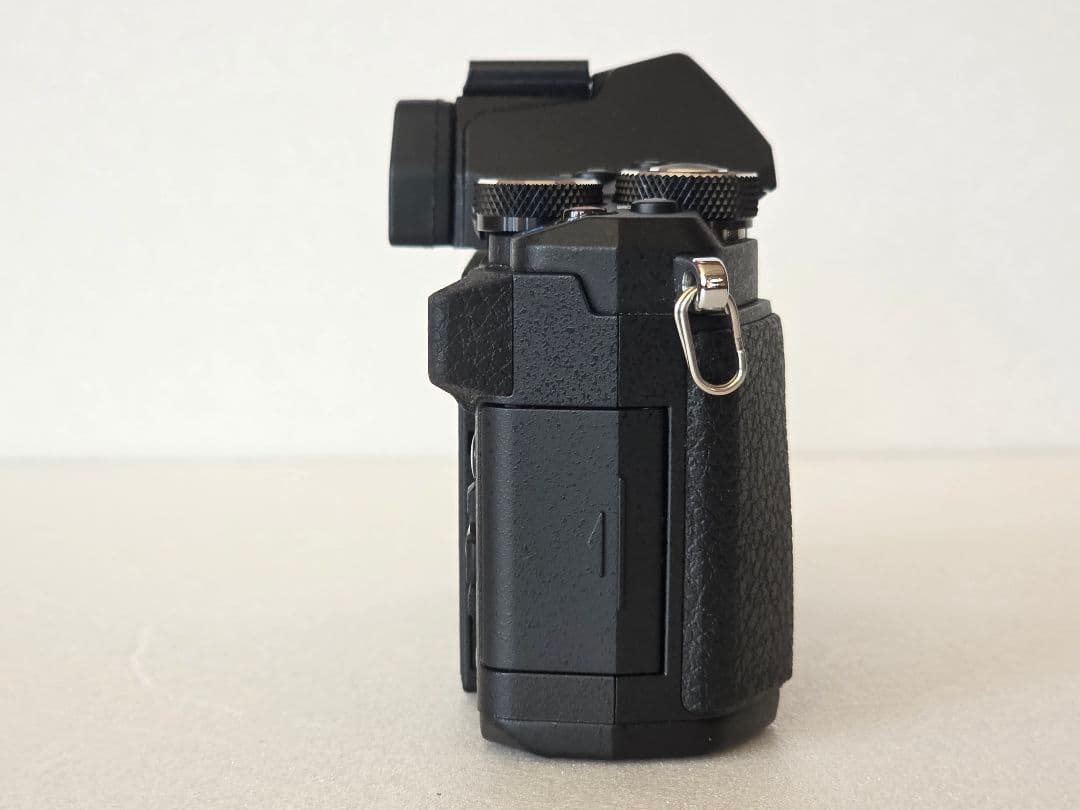 デジタルカメラ OLYMPUS OM-D E-M5 Mark II 12-40mm F2.8