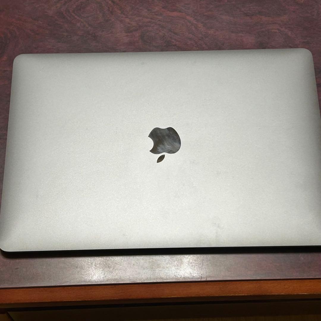 Apple MacBook Air シルバー　M1 バッテリー100%