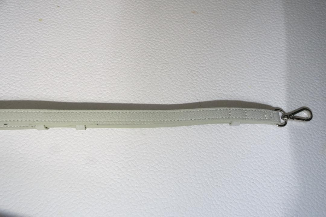 DEMIU 手帳型 レザーケース iPhone17pro・ストラップセット