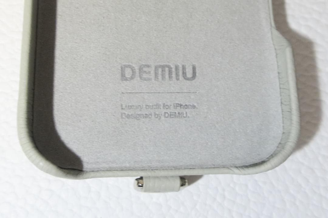 DEMIU 手帳型 レザーケース iPhone17pro・ストラップセット