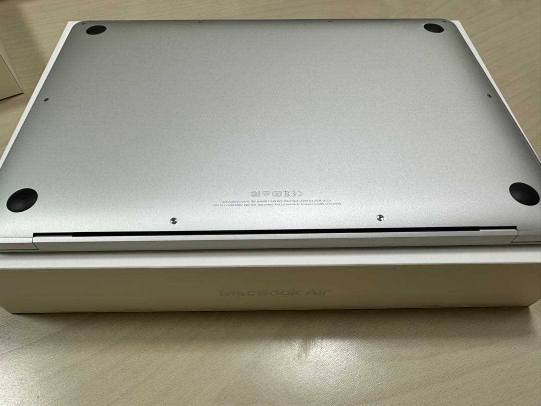 Apple MacBook Air 13インチ 2018＋純正USBコネクタ付