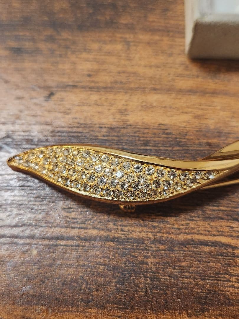 Christian Dior ゴールドリーフブローチ