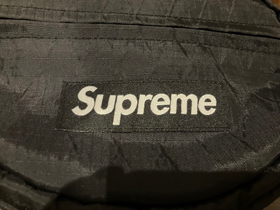 ウエストポーチ　シュプリーム