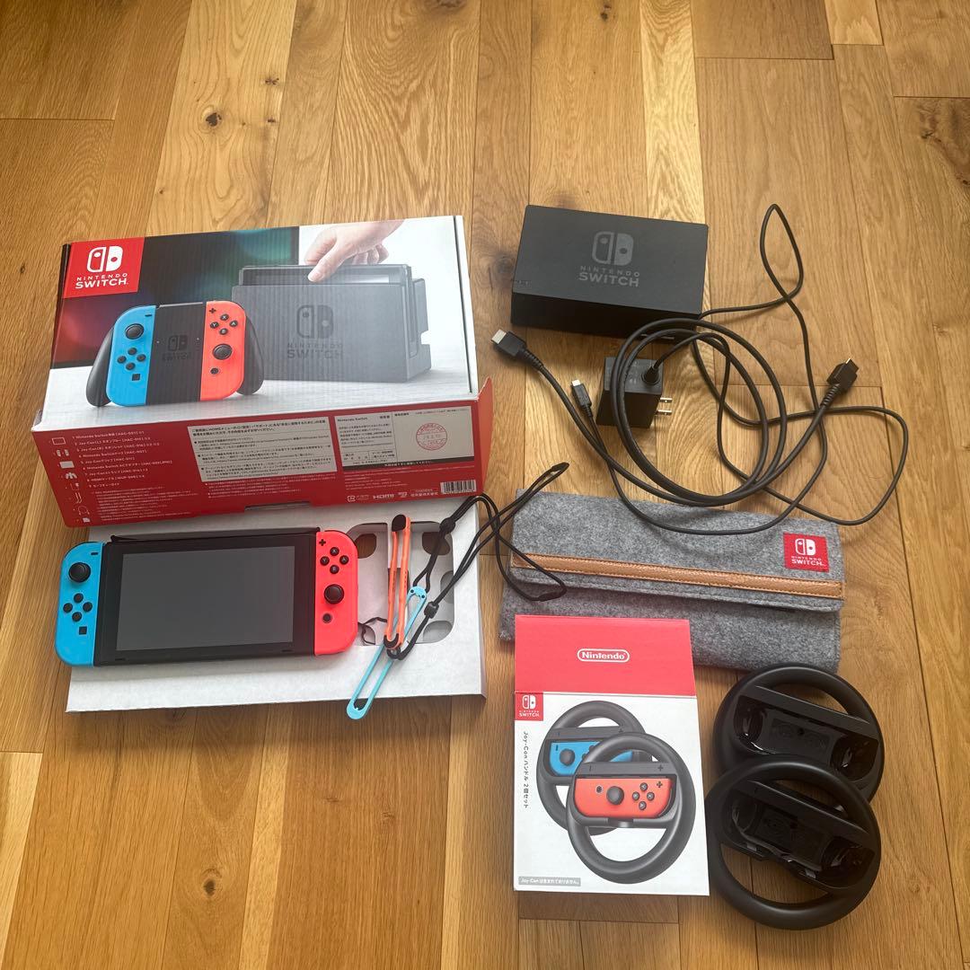 NintendoSwitchおまけ付(ハンドル・32gb SDカード&ケース)