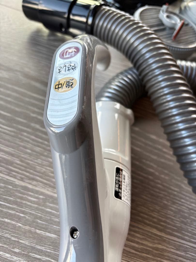 【中古】SHARP ＊ 掃除機 ＊ EC-CT12 ＊ サイクロン＊2023年製