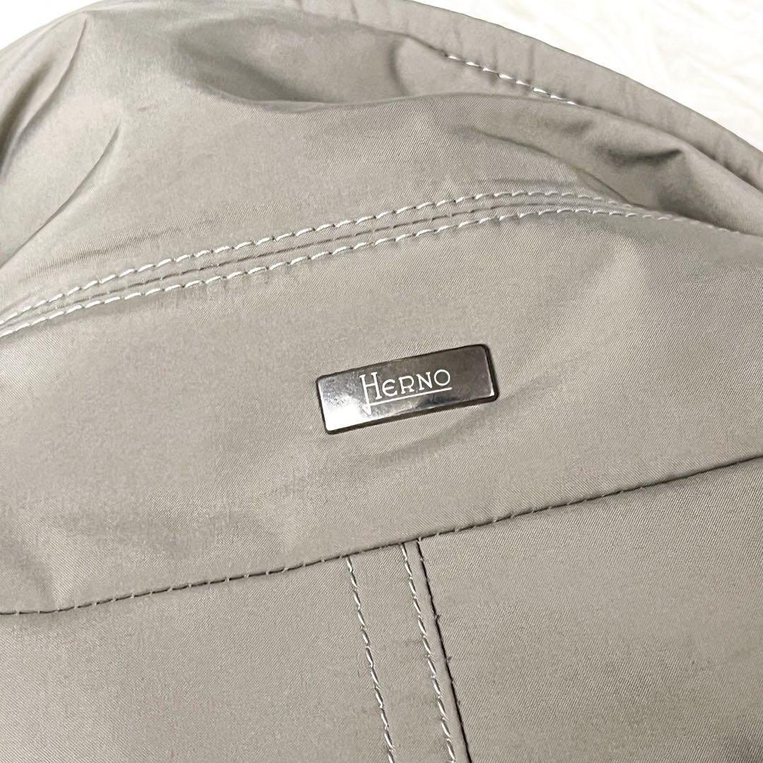 希少 ヘルノ ダウンジャケット チェスターコート型 ロゴプレート ダウンコート