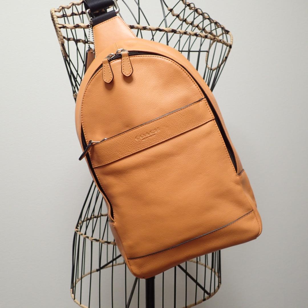 コーチ ボディバッグ ショルダーバッグ オレンジ　美品