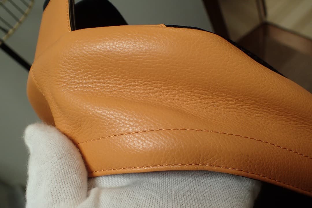 コーチ ボディバッグ ショルダーバッグ オレンジ　美品