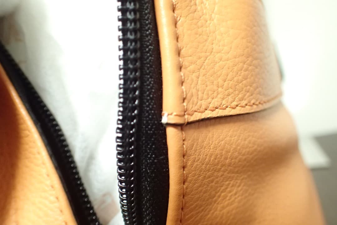 コーチ ボディバッグ ショルダーバッグ オレンジ　美品