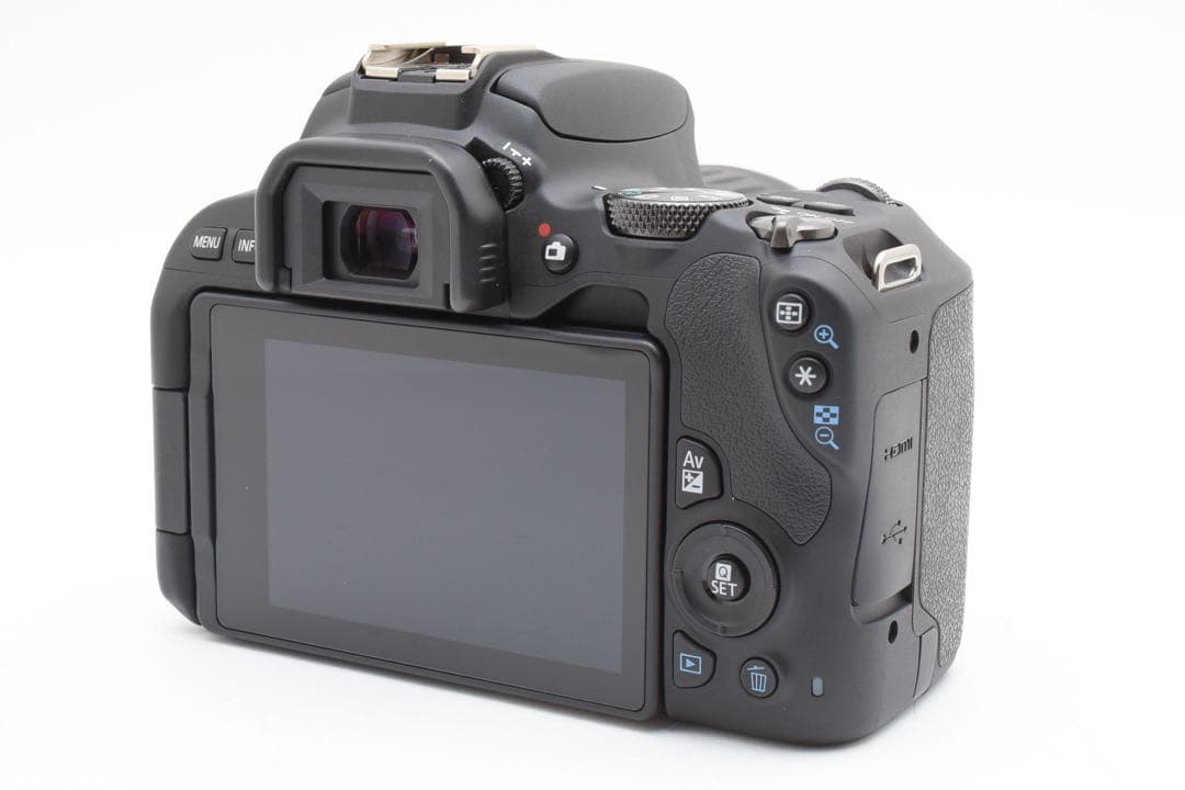 デジタル一眼レフカメラCANON EOS Kiss X9標準レンズセット