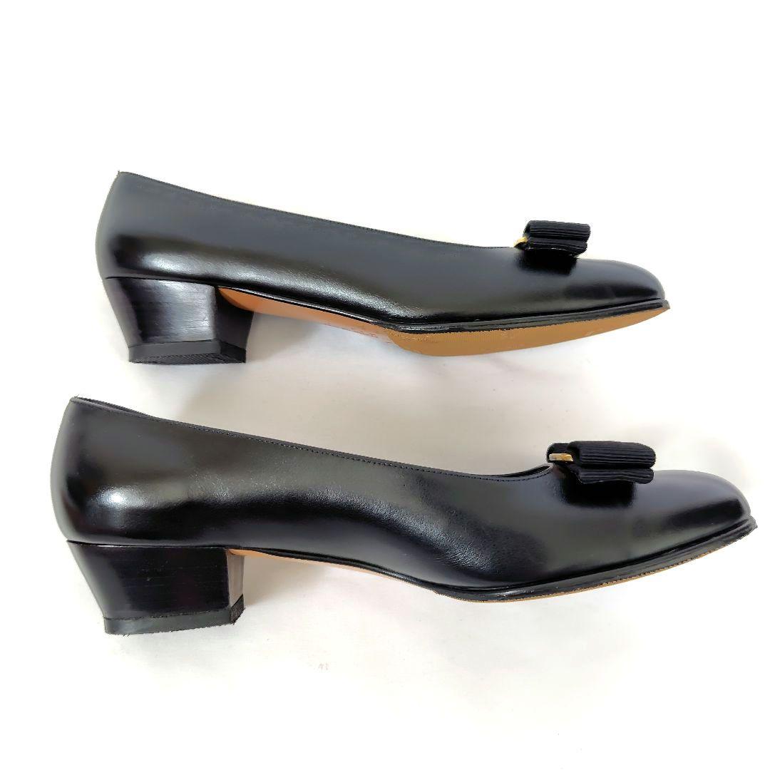 フェラガモ【Ferragamo】ヴァラ パンプス 黒