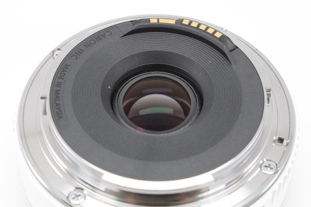 美品❤️Canon 単焦点レンズ EF40mm F2.8 STM ホワイト