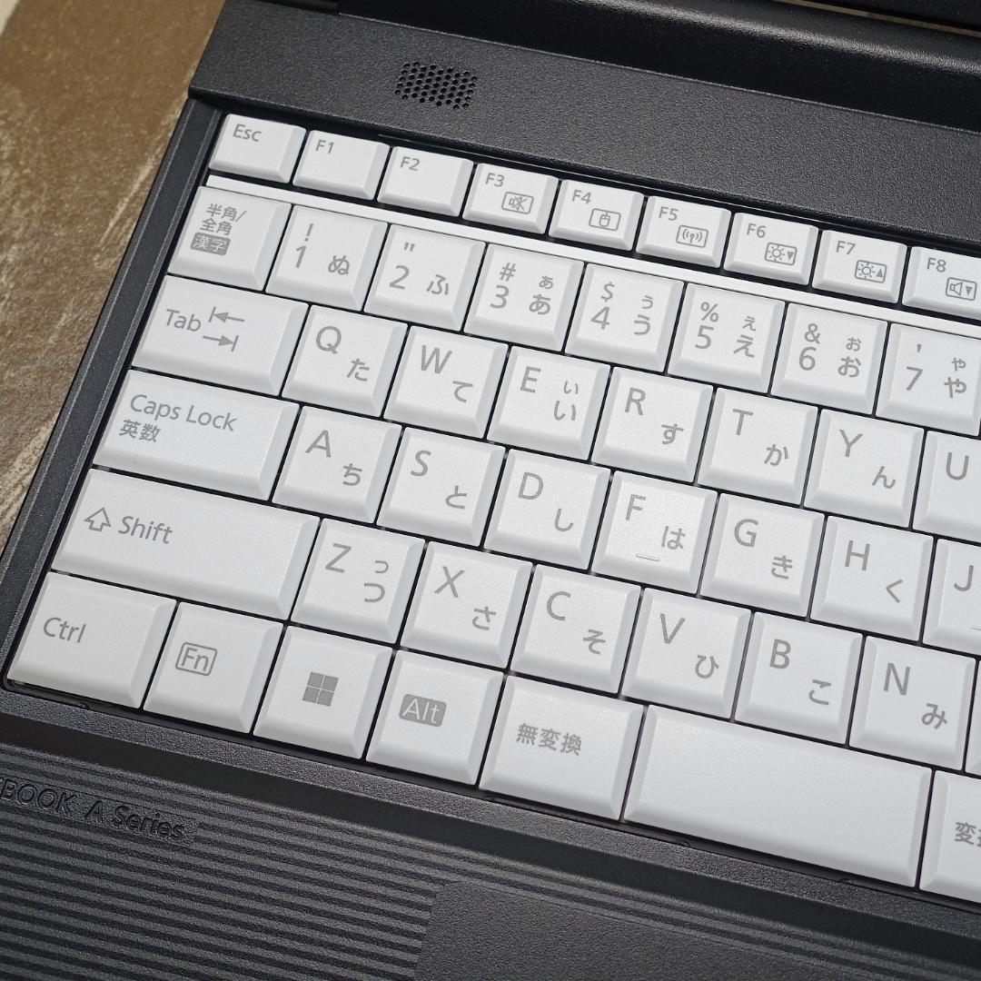 未使用に近いバリ速の２０２２年製✨１２世代ｉ５に超高速ＳＳＤ＆大容量１６Ｇメモリ