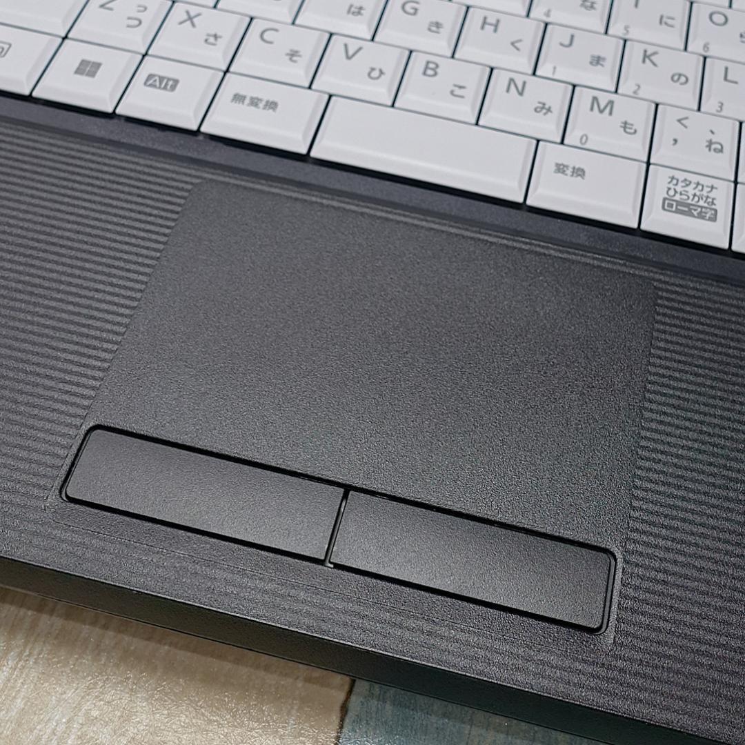 未使用に近いバリ速の２０２２年製✨１２世代ｉ５に超高速ＳＳＤ＆大容量１６Ｇメモリ